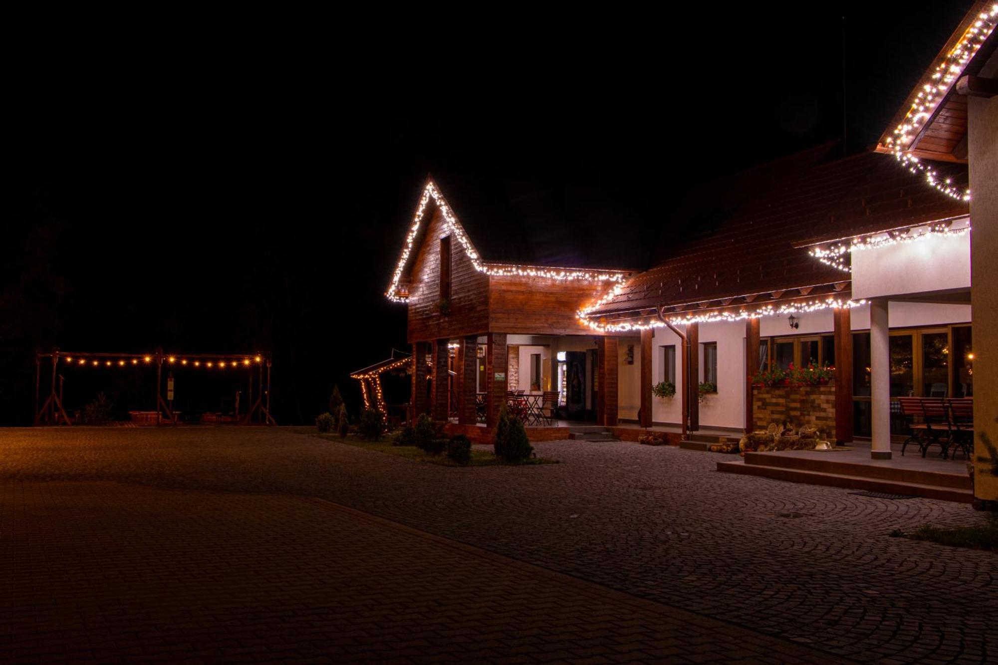 Patakmenti Panzio Spa Corund  Extérieur photo