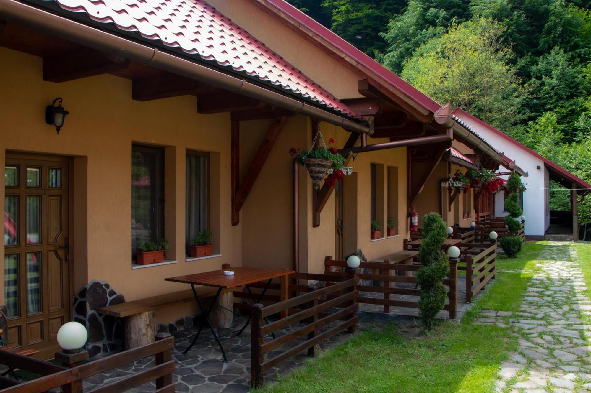 Patakmenti Panzio Spa Corund  Extérieur photo