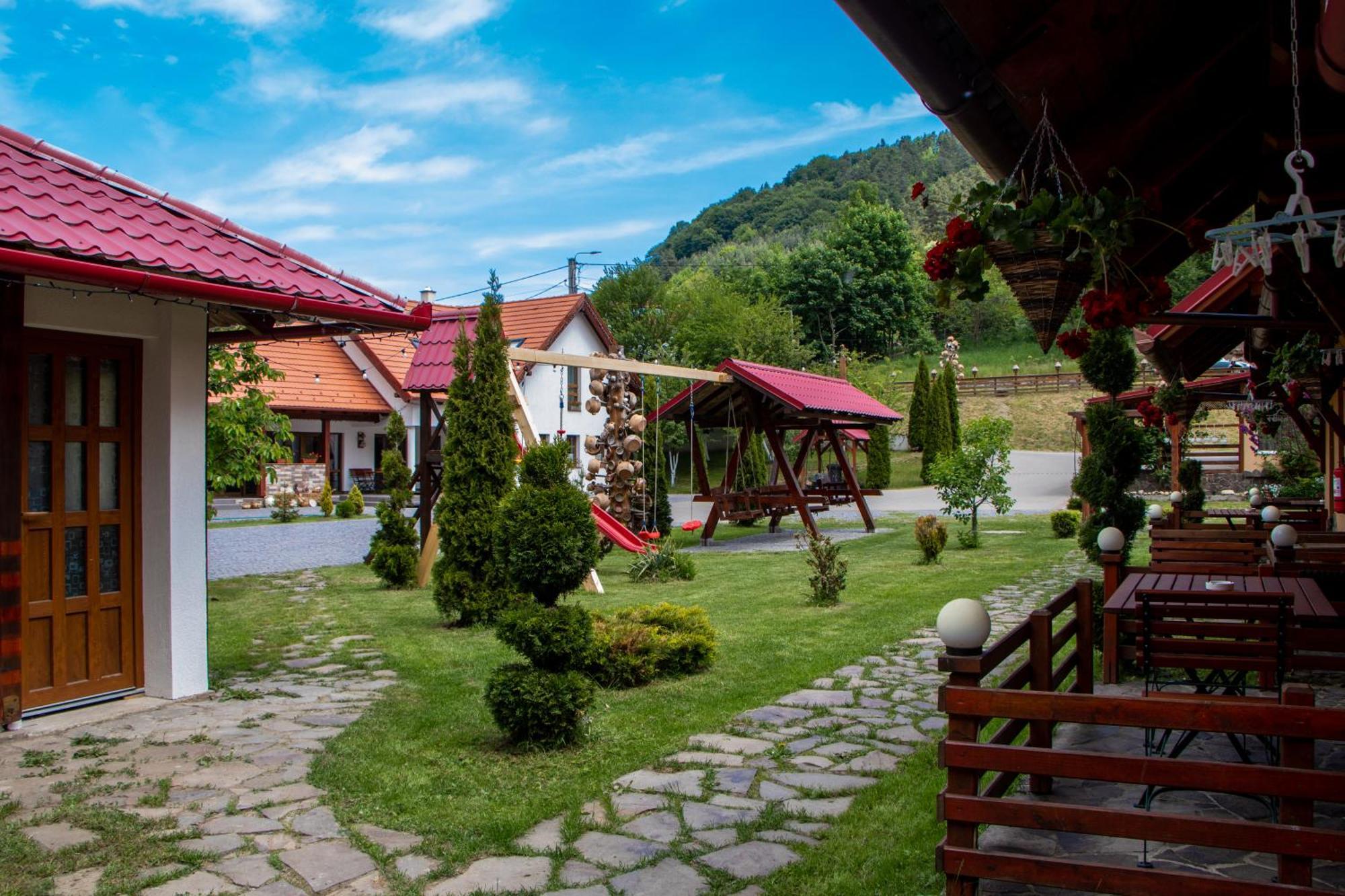 Patakmenti Panzio Spa Corund  Extérieur photo